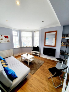 3 Bedroom Apartment Next To Westcliff-On-Sea Station